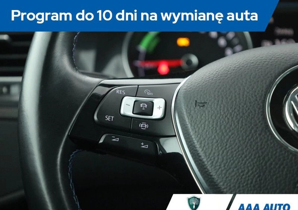 Volkswagen Golf cena 65000 przebieg: 47934, rok produkcji 2018 z Barwice małe 277